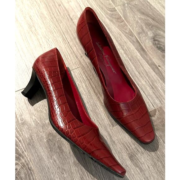 Salvatore Ferragamo Burgundy Red Croc Embossed Leather Heel Pumps Size 7.5 B - Picture 13 of 13